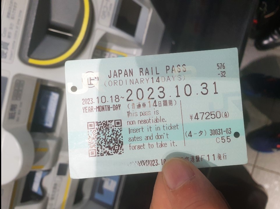 Le JR pass (oui oui c'est bien ce papier qu'il faut valider et précieusement garder) - 298€ pour 14 jours 