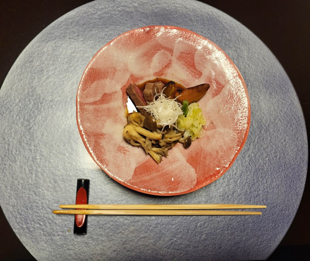 L'un des rares plats sans riz ni poisson. C'est surement l'un des plats que nous avons le plus aimé ! / EN: One of the few dishes without rice or fish. It's certainly one of our favorite dishes!