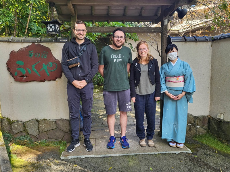 Avec Elie / EN: With Elie